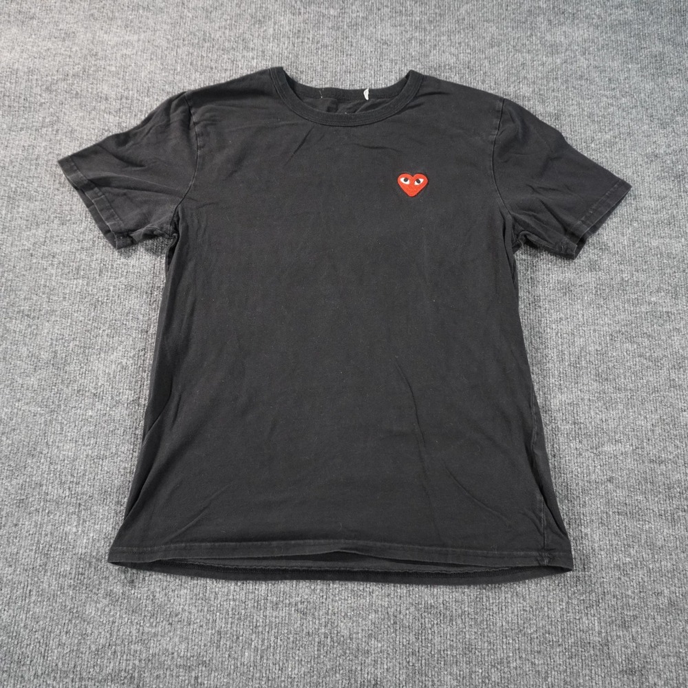 Comme des Garcons PLAY T-Shirt Mens M Black Red Heart Logo Short Sleeve Cotton